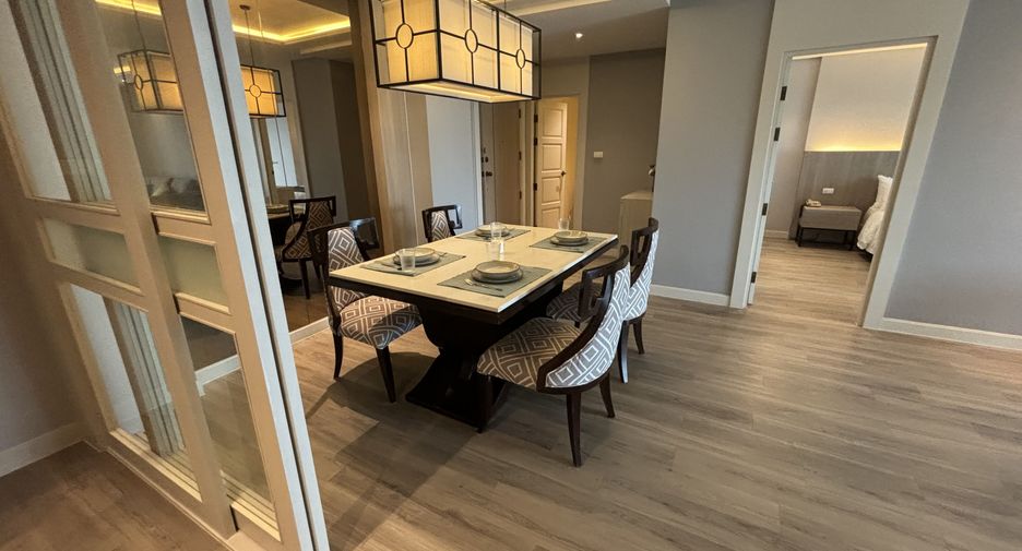 For rent 2 bedrooms condo in Watthana, Bangkok