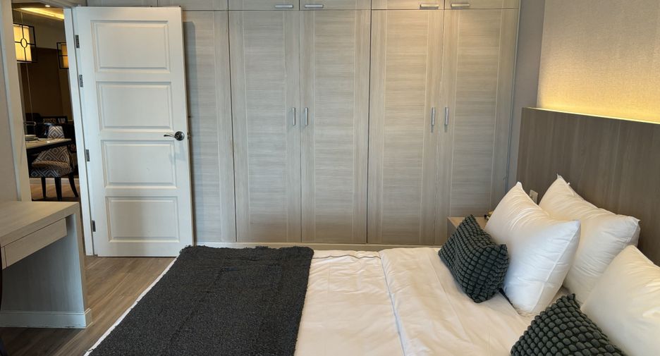 For rent 2 bedrooms condo in Watthana, Bangkok