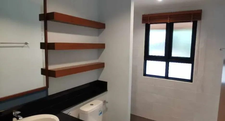 À vendre 4 chambres villa à Hang Dong, Chiang Mai