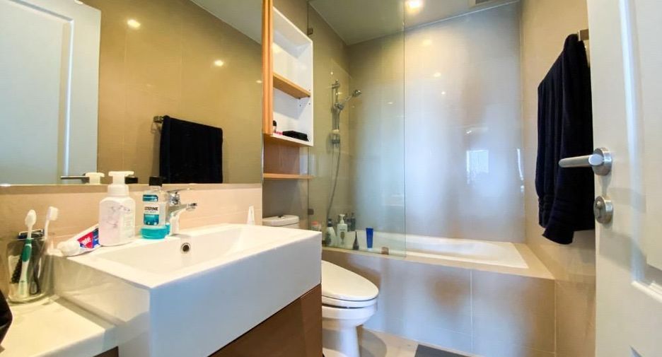 À vendre 1 chambre condo à Khlong Toei, Bangkok