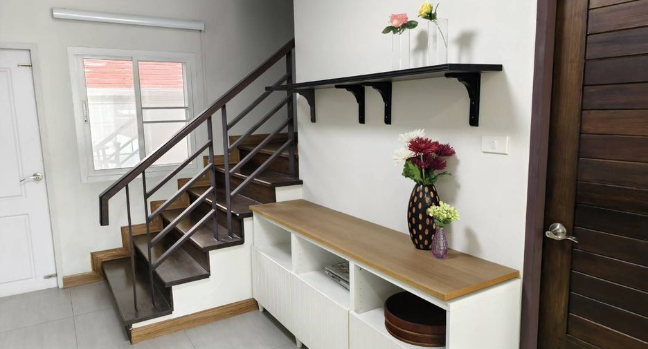 For sale 2 bedrooms townhouse in Mueang Chiang Mai, Chiang Mai