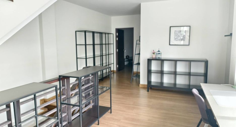 For sale 2 bedrooms townhouse in Mueang Chiang Mai, Chiang Mai