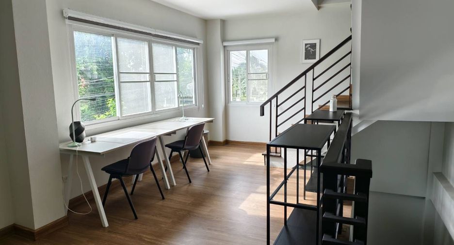For sale 2 bedrooms townhouse in Mueang Chiang Mai, Chiang Mai