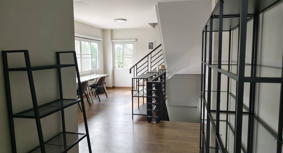 For sale 2 bedrooms townhouse in Mueang Chiang Mai, Chiang Mai