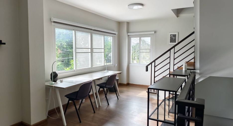 For sale 2 bedrooms townhouse in Mueang Chiang Mai, Chiang Mai