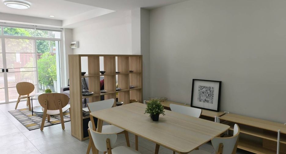 For sale 2 bedrooms townhouse in Mueang Chiang Mai, Chiang Mai