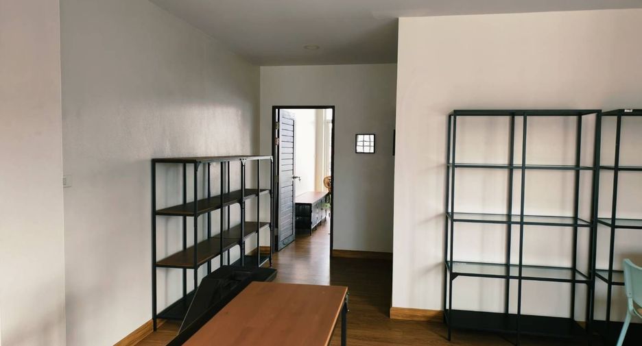For sale 2 bedrooms townhouse in Mueang Chiang Mai, Chiang Mai