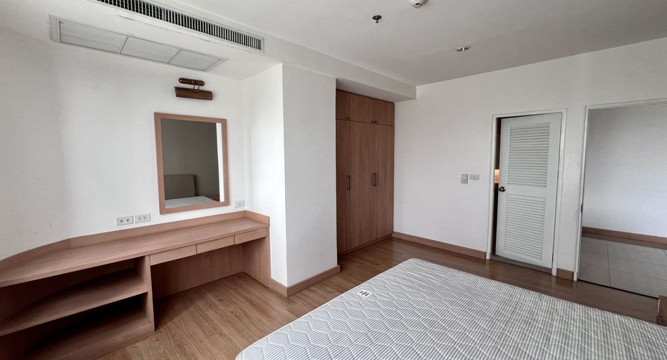 À louer 3 chambres condo à Watthana, Bangkok