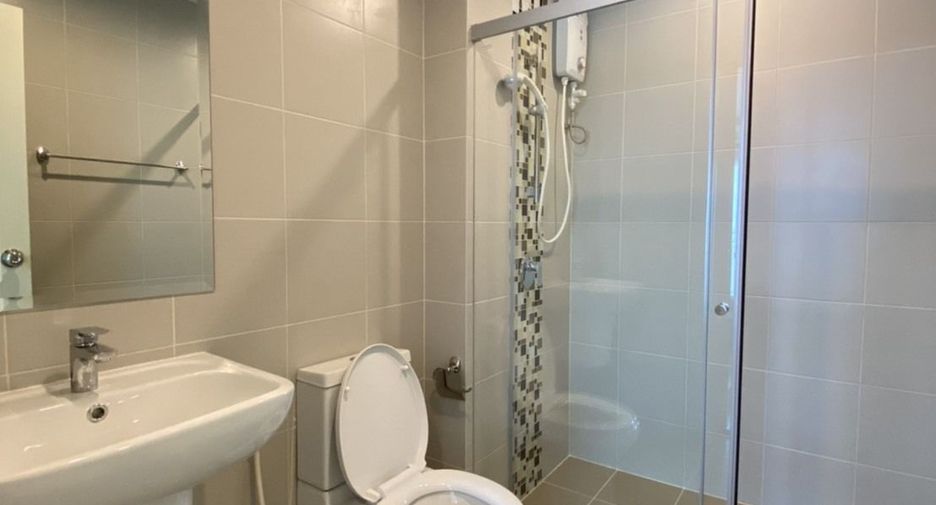 Продажа 2 спальни кондо в Хуаи Кхщанг, Бангкок