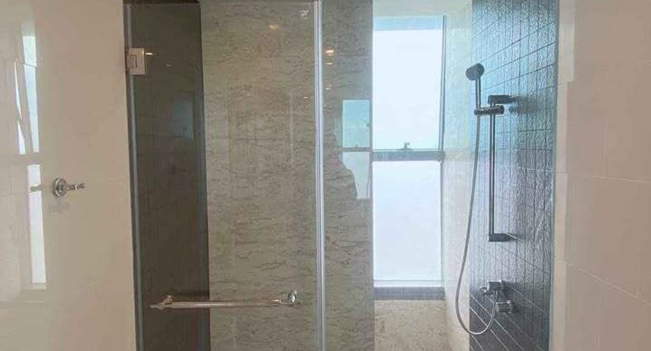 For rent 3 bedrooms condo in Yan Nawa, Bangkok