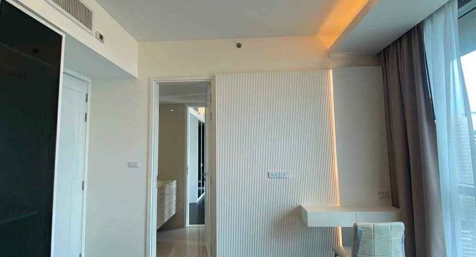 For rent 3 bedrooms condo in Yan Nawa, Bangkok