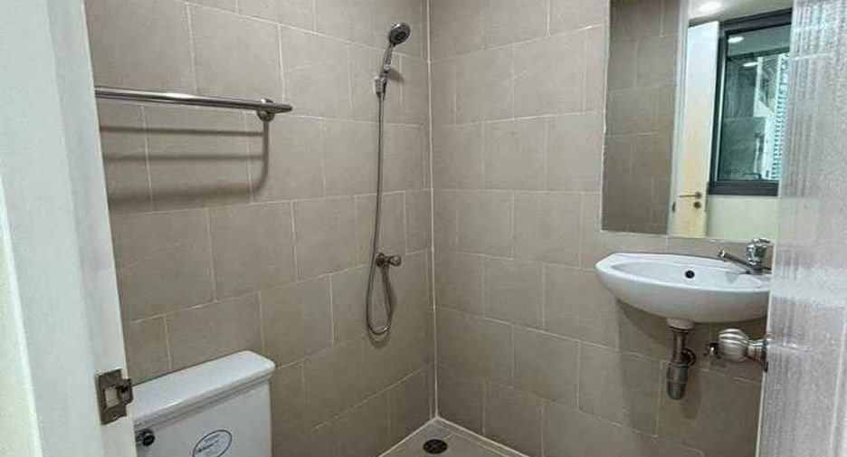For rent 3 bedrooms condo in Yan Nawa, Bangkok