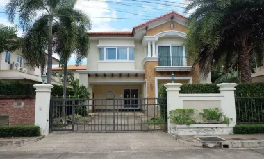 For sale 4 bedrooms house in Mueang Chiang Mai, Chiang Mai