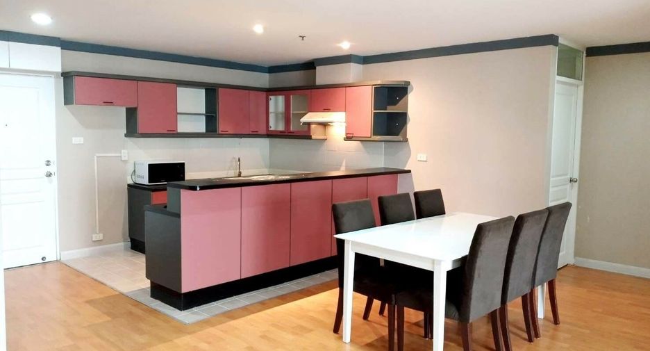 For rent 3 bedrooms condo in Khlong Toei, Bangkok
