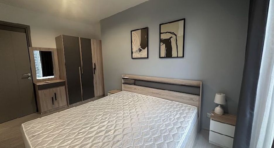 For rent 2 bedrooms condo in Huai Khwang, Bangkok