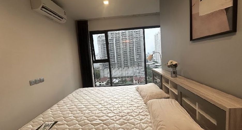 For rent 2 bedrooms condo in Huai Khwang, Bangkok
