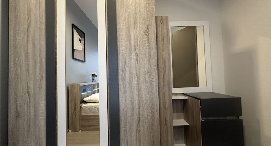 For rent 2 bedrooms condo in Huai Khwang, Bangkok