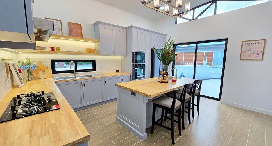Casa en venta y en alquiler de 4 habitaciones en Hang Dong, Chiang Mai