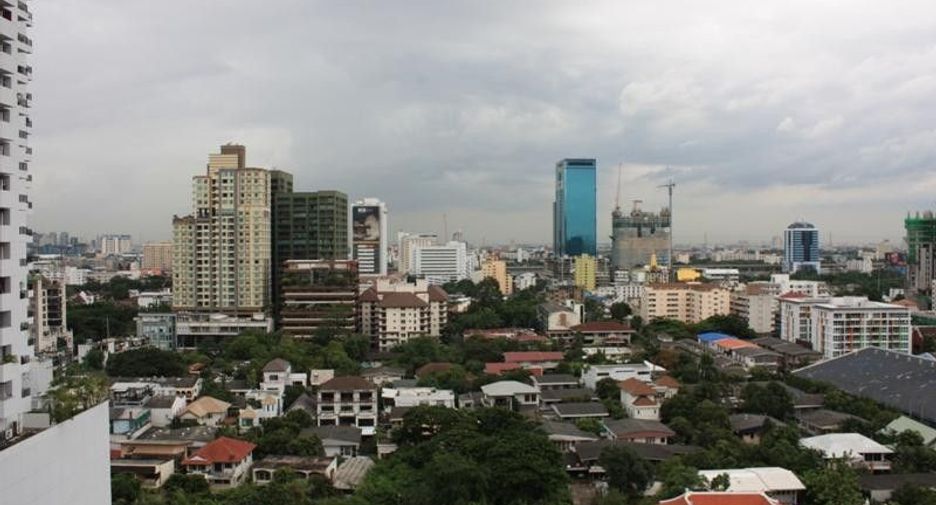 For rent 2 bedrooms condo in Watthana, Bangkok
