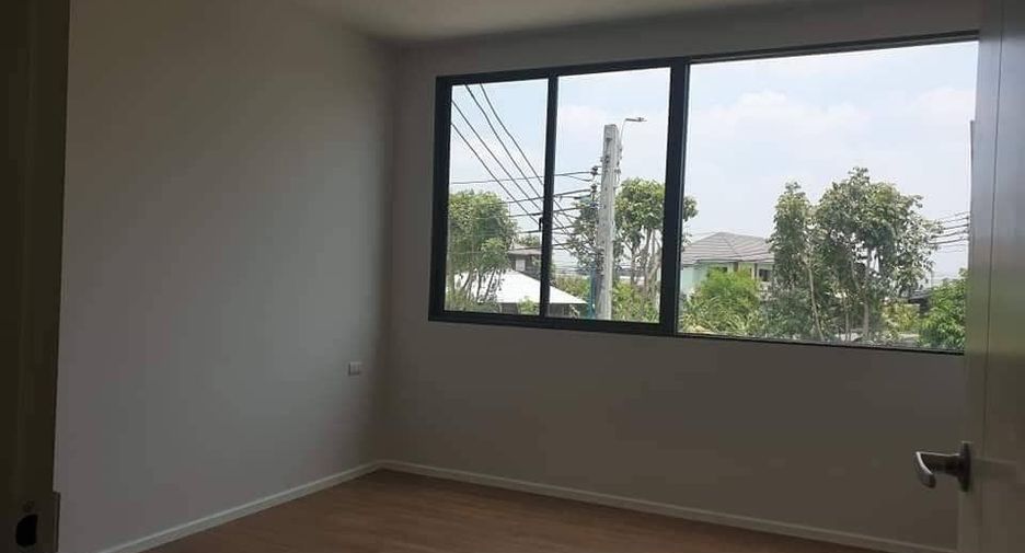 Reihenhaus zum Kauf mit 3 Zimmer in Saphan Sung, Bangkok