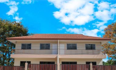 Casa adosada en venta de 3 habitaciones en Bang Lamung, Chonburi