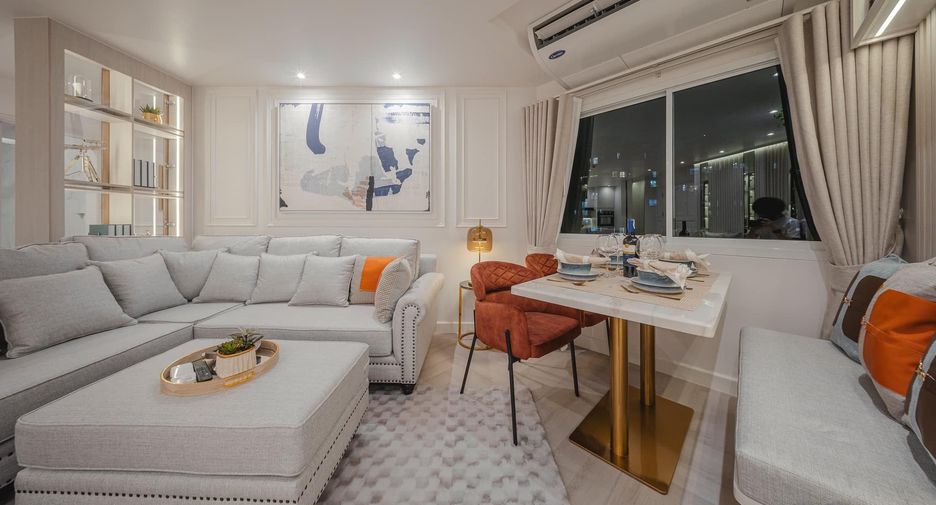 For rent 2 bedrooms condo in Yan Nawa, Bangkok