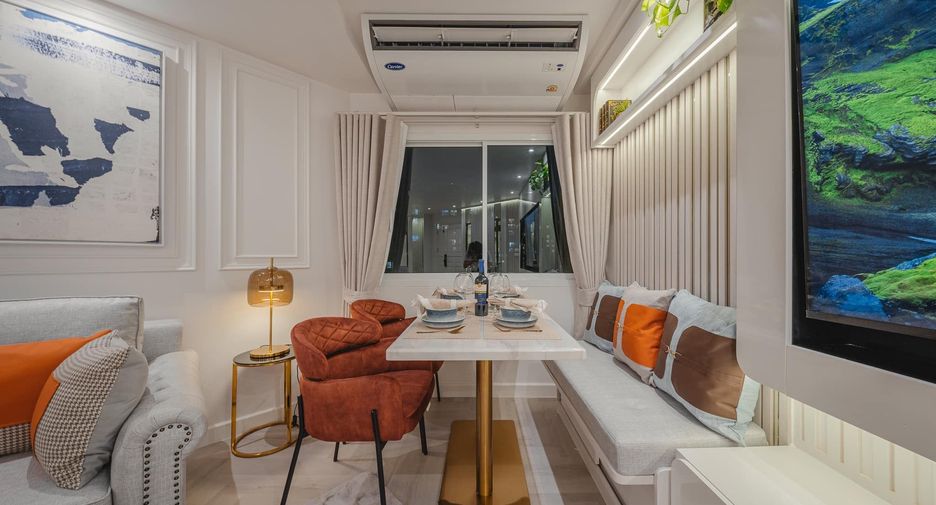 For rent 2 bedrooms condo in Yan Nawa, Bangkok