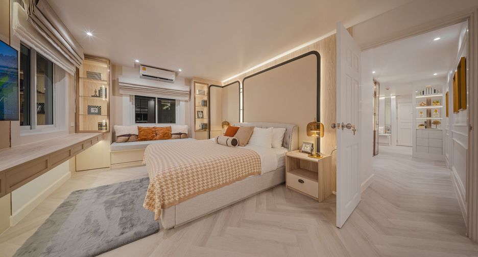 For rent 2 bedrooms condo in Yan Nawa, Bangkok