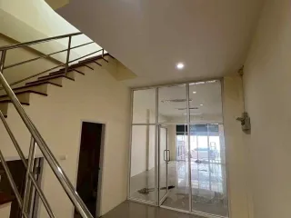 For rent 3 bedrooms townhouse in Suan Luang, Bangkok