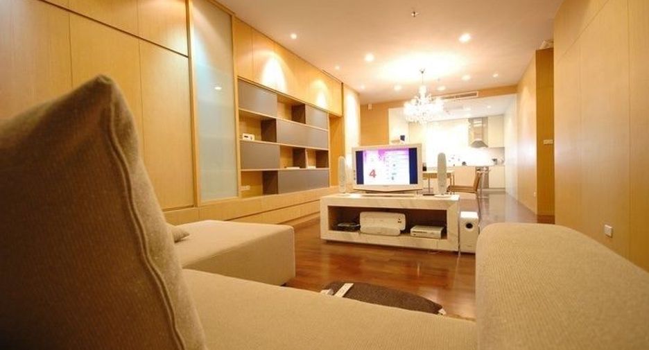 For rent 2 bedrooms condo in Watthana, Bangkok