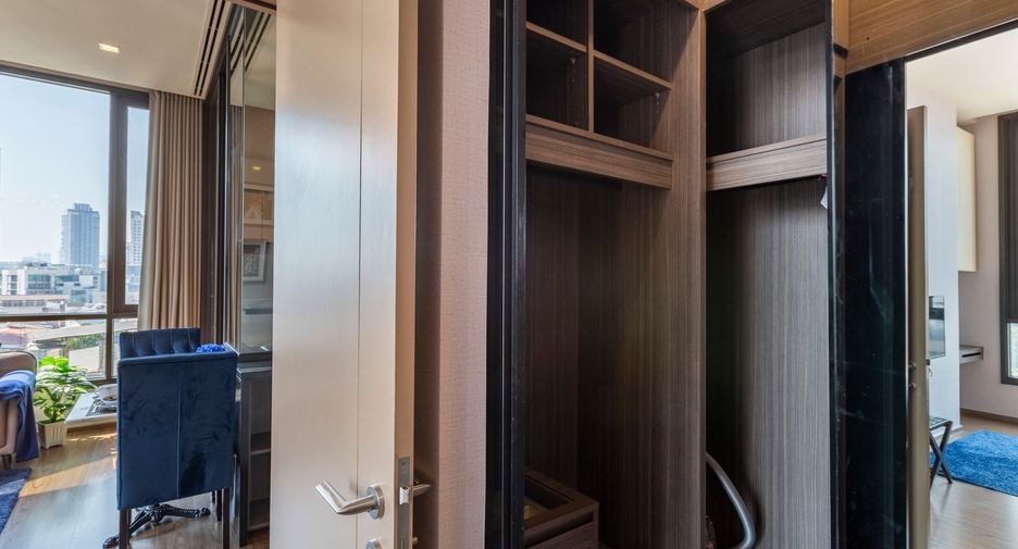 For sale 1 bed condo in Khlong Toei, Bangkok