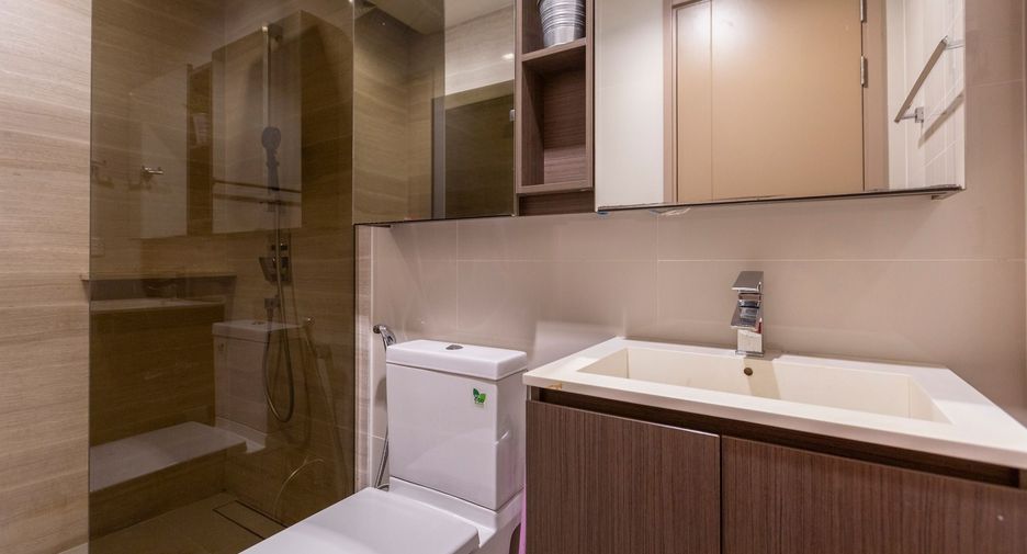 For sale 1 bed condo in Khlong Toei, Bangkok