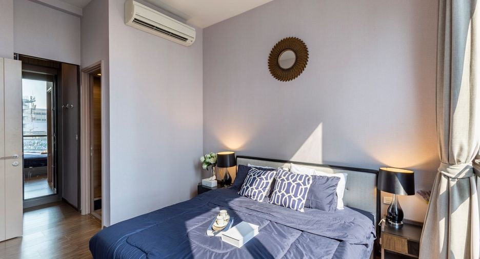 For sale 1 bed condo in Khlong Toei, Bangkok