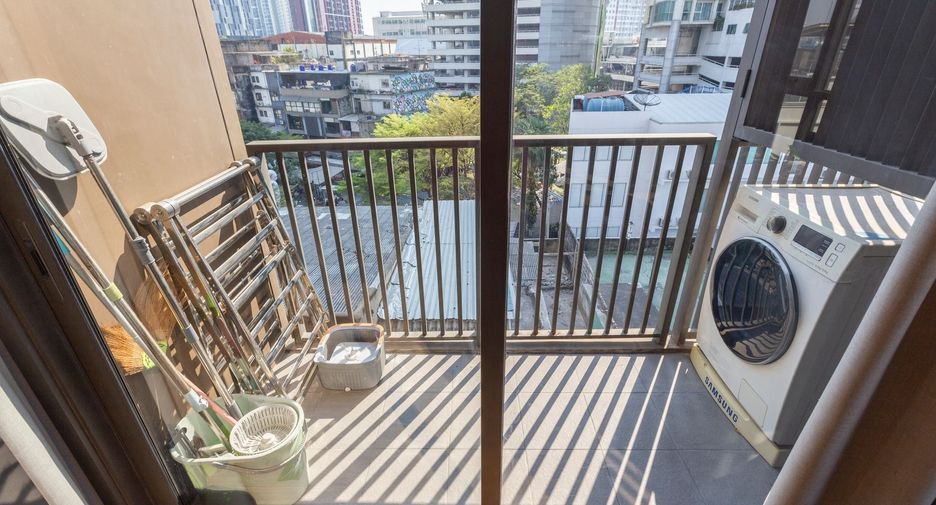For sale 1 bed condo in Khlong Toei, Bangkok