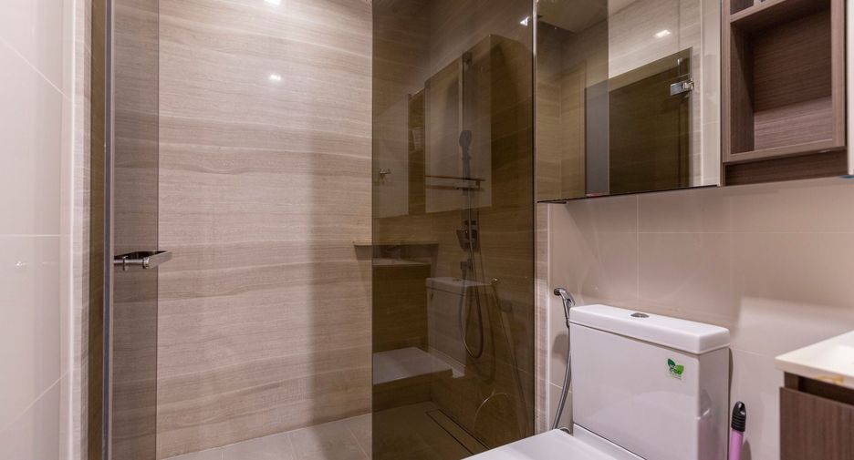 For sale 1 bed condo in Khlong Toei, Bangkok