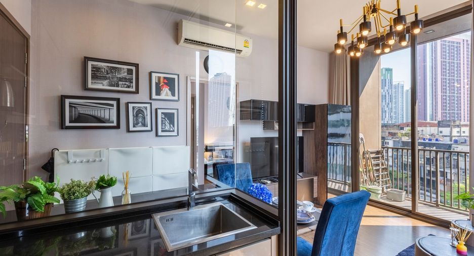 For sale 1 bed condo in Khlong Toei, Bangkok