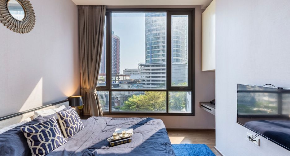 For sale 1 bed condo in Khlong Toei, Bangkok