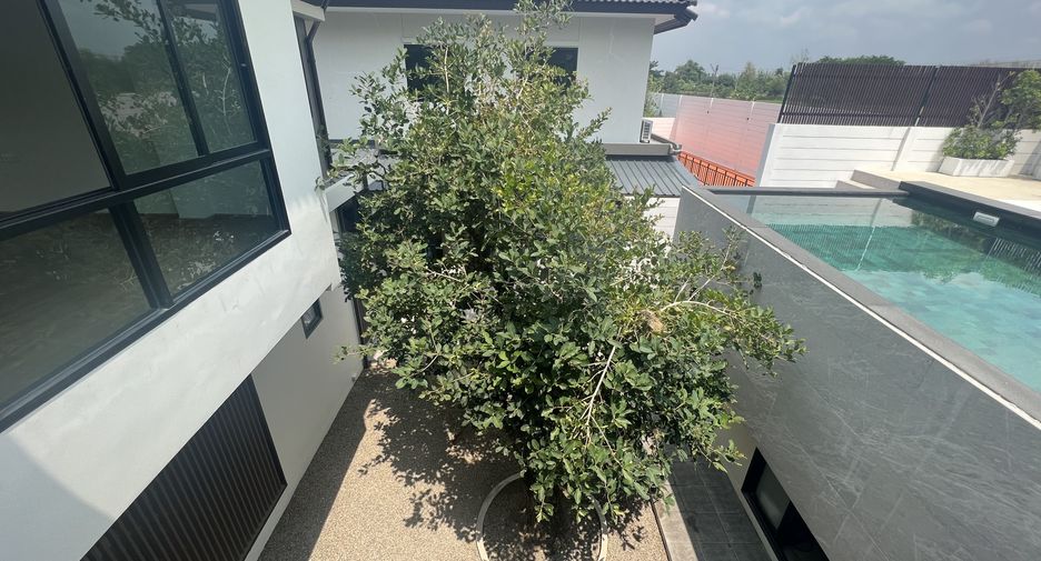 For sale 4 ベッドルーム villa in San Kamphaeng, Chiang Mai