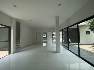 À vendre 4 chambres villa à San Kamphaeng, Chiang Mai