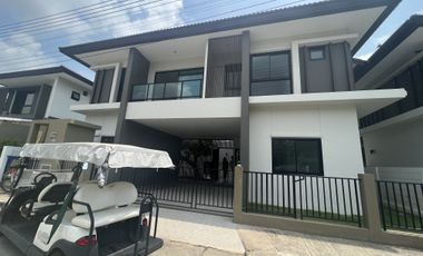 For sale 4 bedrooms villa in San Kamphaeng, Chiang Mai