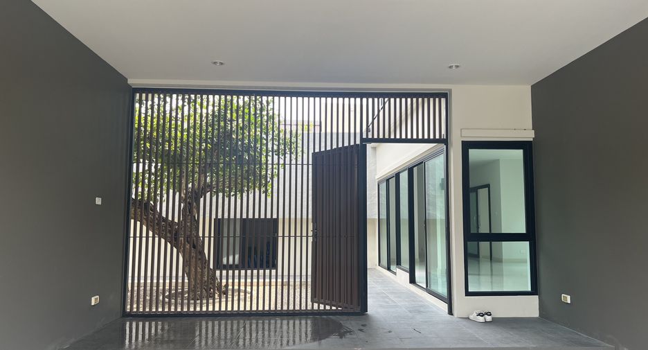 For sale 4 ベッドルーム villa in San Kamphaeng, Chiang Mai