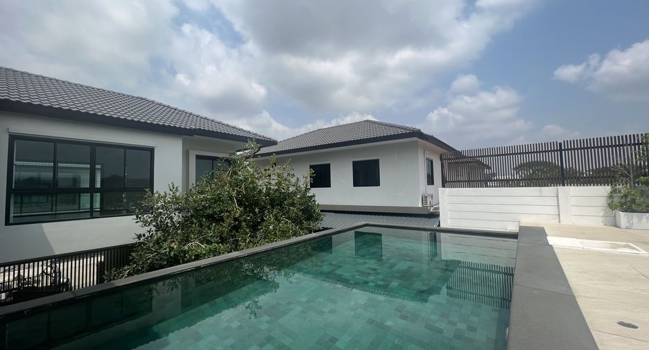 For sale 4 ベッドルーム villa in San Kamphaeng, Chiang Mai