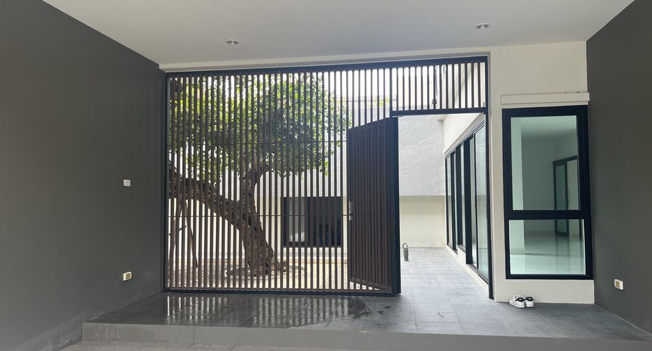 For sale 4 ベッドルーム villa in San Kamphaeng, Chiang Mai