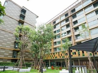 For sale 2 bedrooms condo in Huai Khwang, Bangkok