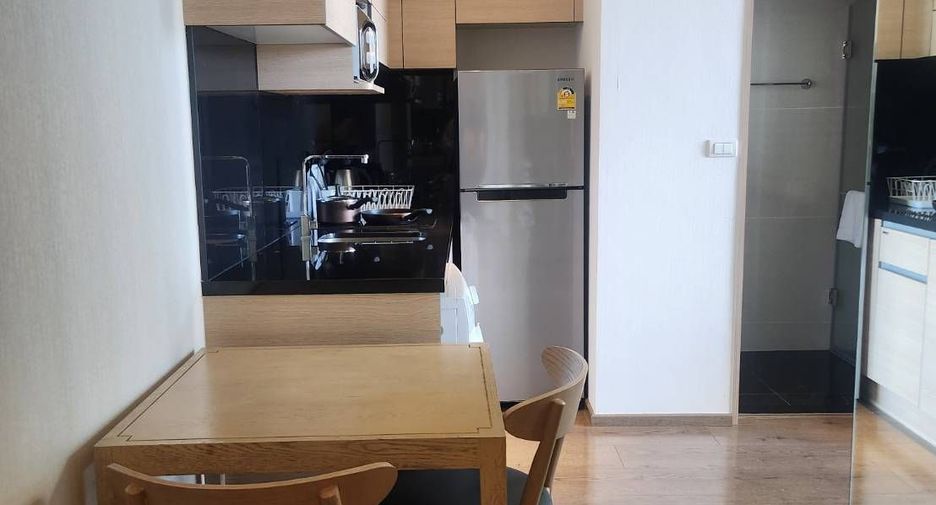 For rent studio condo in Khlong Toei, Bangkok