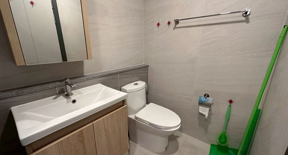 For rent 1 bed condo in Huai Khwang, Bangkok