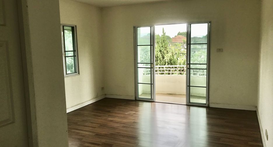 For sale 5 bedrooms house in Doi Saket, Chiang Mai