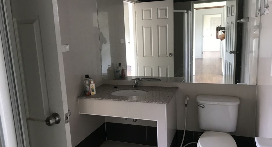 For sale 5 bedrooms house in Doi Saket, Chiang Mai