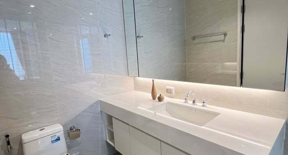 For rent 1 bed condo in Pathum Wan, Bangkok
