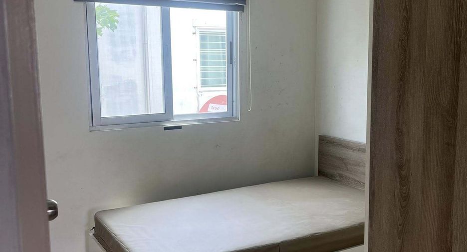 For rent 3 bedrooms townhouse in Lat Phrao, Bangkok